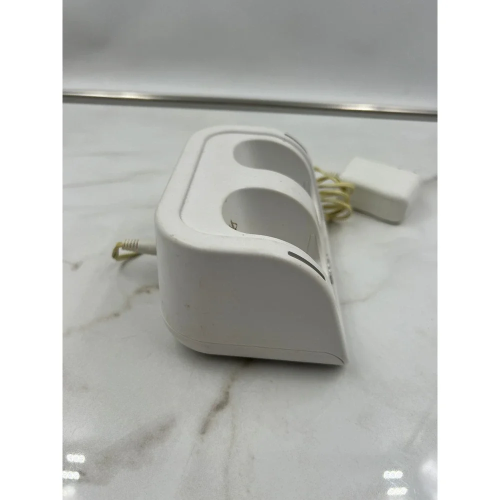 Energizer PL-7522 Double Charging Station For Wii Remote Controls with Two Packs